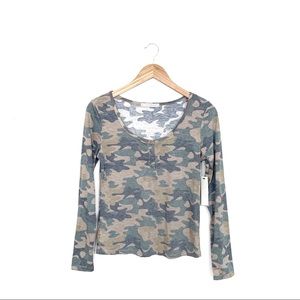 NWT Tresics Camo Long Sleeve Henley Top Size M